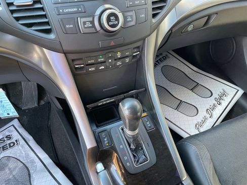 Used 2011 Acura TSX Sedan image 16