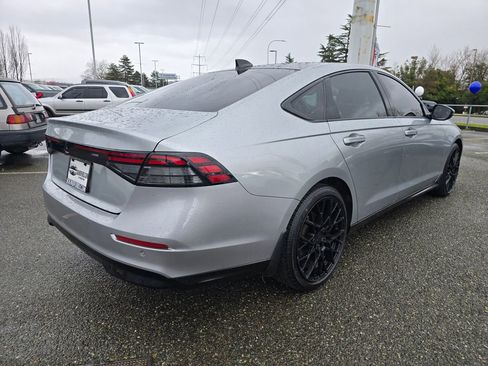 Used 2024 Honda Accord Touring image 5