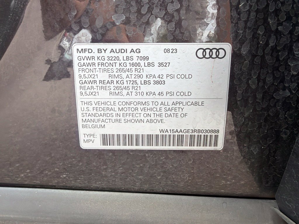 Used 2024 Audi Q8 e-tron Premium Plus AWD/4WD image 11