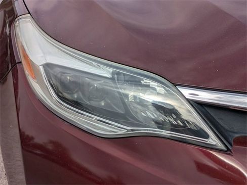 Used 2016 Toyota Avalon XLE image 10
