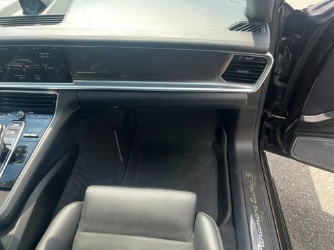 Used 2018 Porsche Panamera Turbo S AWD/4WD image 31