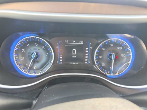 Used 2019 Chrysler Pacifica Touring-L FWD image 8