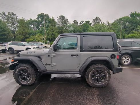Used 2022 Jeep Wrangler Sport AWD/4WD image 6