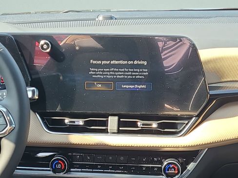New 2026 Chevrolet Equinox ACTIV w/ Convenience Package III FWD image 17