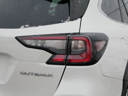 Used 2023 Subaru Outback Limited image 17