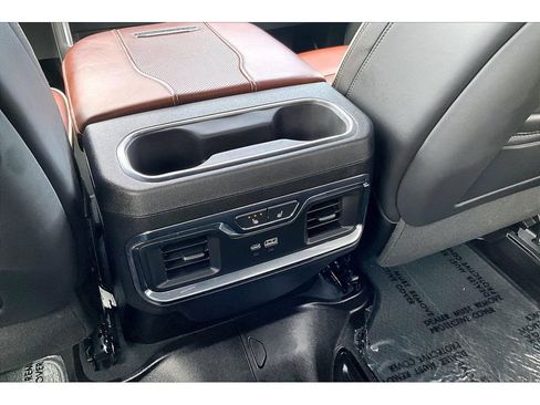 Used 2024 GMC Sierra 3500 Denali Ultimate image 11