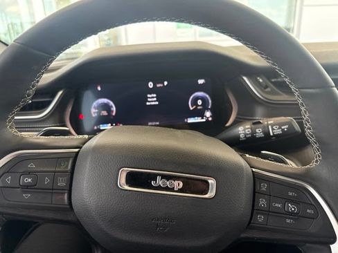 Used 2024 Jeep Grand Cherokee L Altitude AWD/4WD image 25