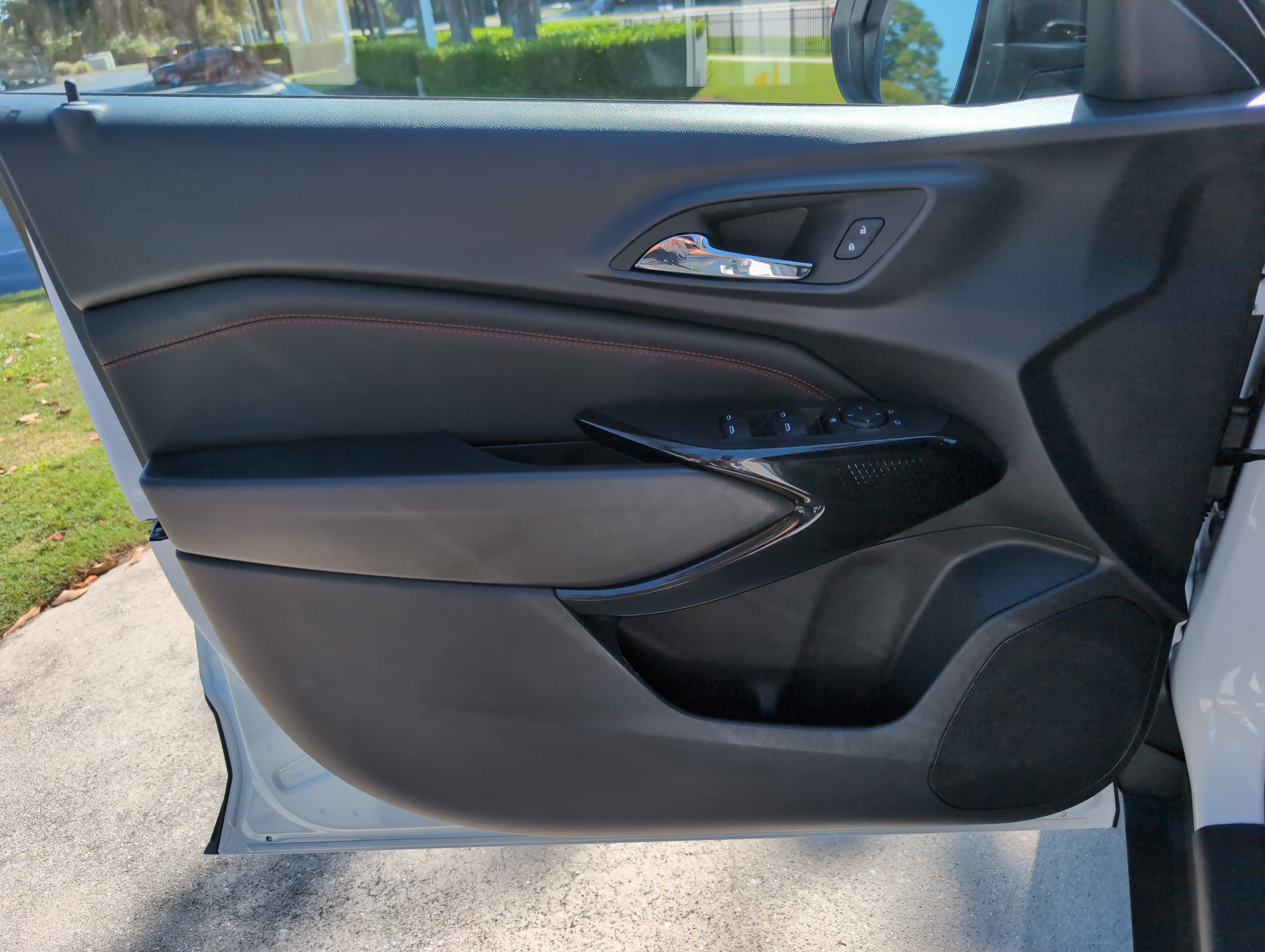 Used 2026 Chevrolet Trax RS w/ Driver Confidence Package FWD image 14