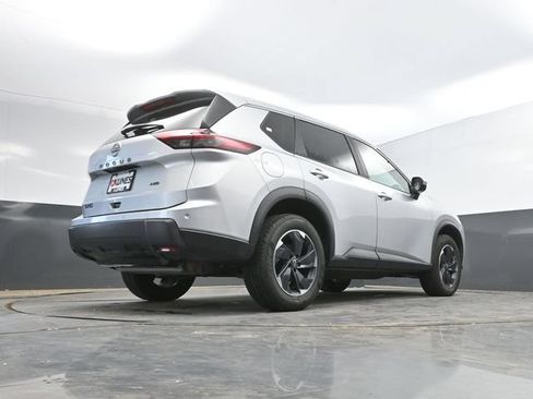 Used 2025 Nissan Rogue SV AWD/4WD image 44