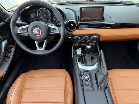 Used 2017 FIAT 124 Spider Lusso RWD image 21