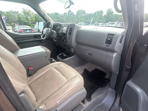 Used 2018 Nissan NV 3500 SL RWD image 8