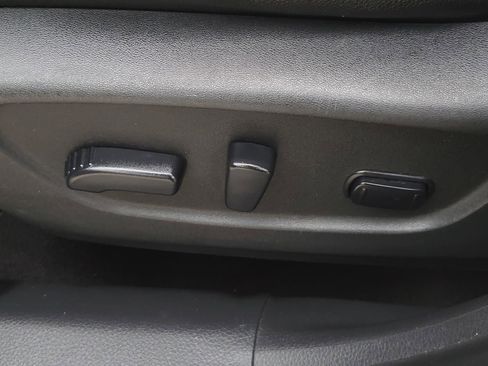Used 2016 Nissan Rogue SL FWD image 19