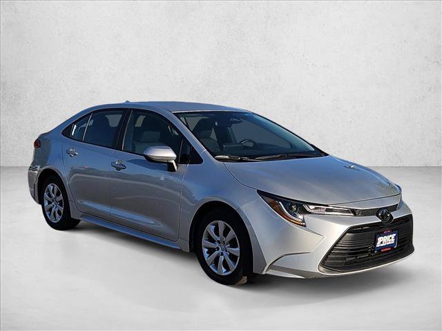 Used 2025 Toyota Corolla LE FWD image 3
