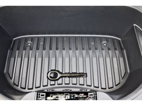 Used 2023 Tesla Model 3 Standard Range image 32