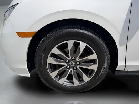 Certified 2024 Honda Odyssey EX-L image 34