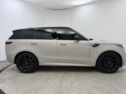 Used 2023 Land Rover Range Rover Sport SE Dynamic image 52