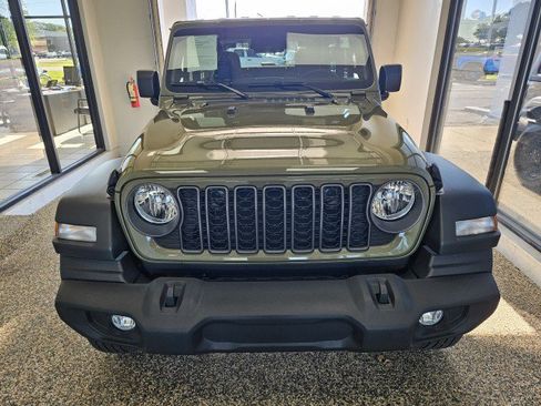 Used 2026 Jeep Wrangler Sport AWD/4WD image 6