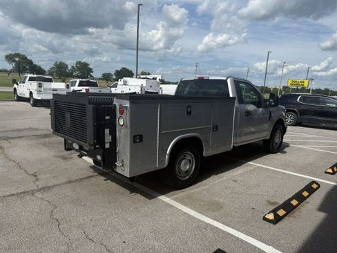 Used 2019 Ford F250 XL image 2