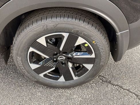 New 2026 Nissan Kicks SV w/ SV Premium Package AWD/4WD image 13