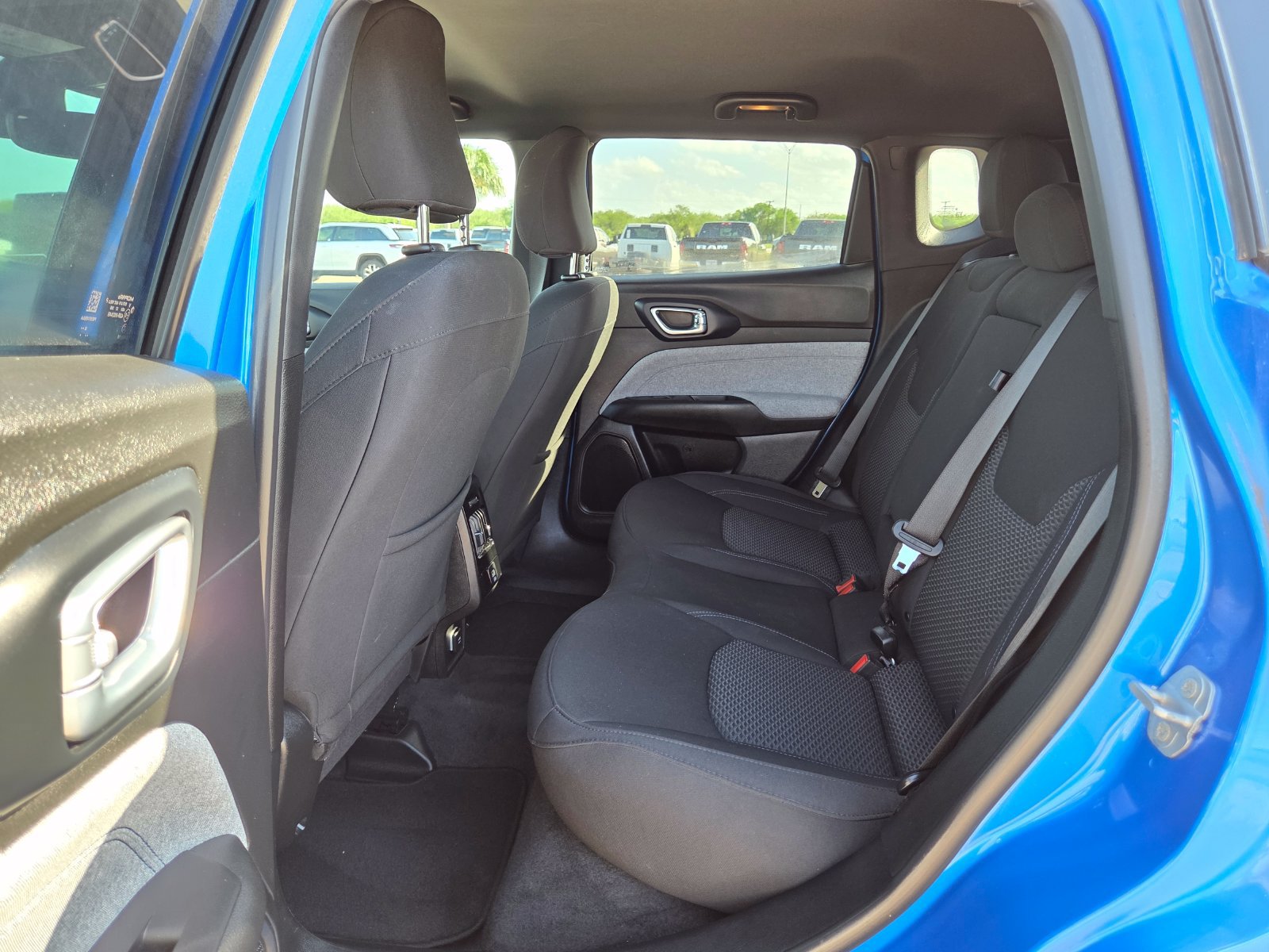 Used 2023 Jeep Compass Sport AWD/4WD image 15