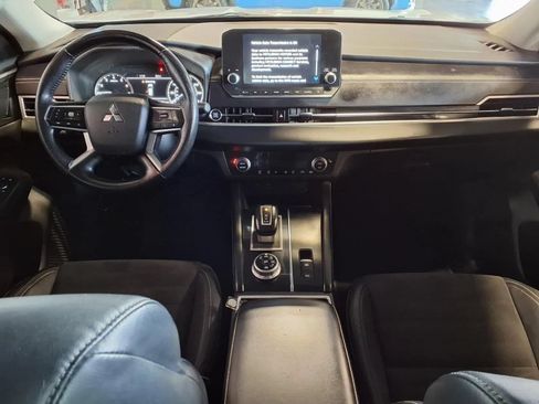 Used 2022 Mitsubishi Outlander SE AWD/4WD image 17