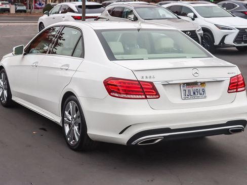 Used 2014 Mercedes-Benz E 350 4MATIC Sedan image 2