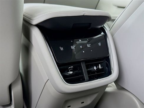 New 2025 Volvo EX90 Plus w/ Protection Package Premier image 26