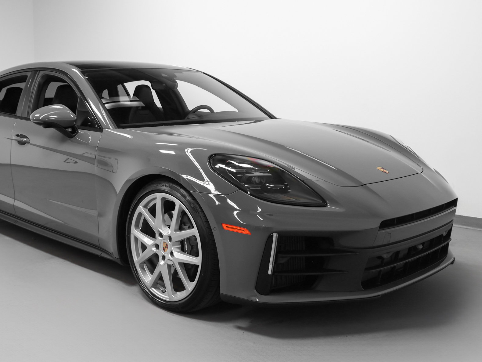 Certified 2025 Porsche Panamera 4 AWD/4WD image 9
