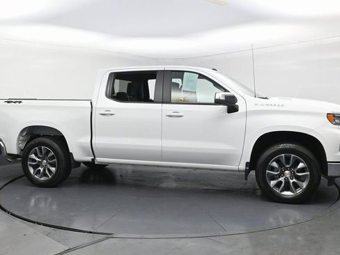 Used 2025 Chevrolet Silverado 1500 LT image 6