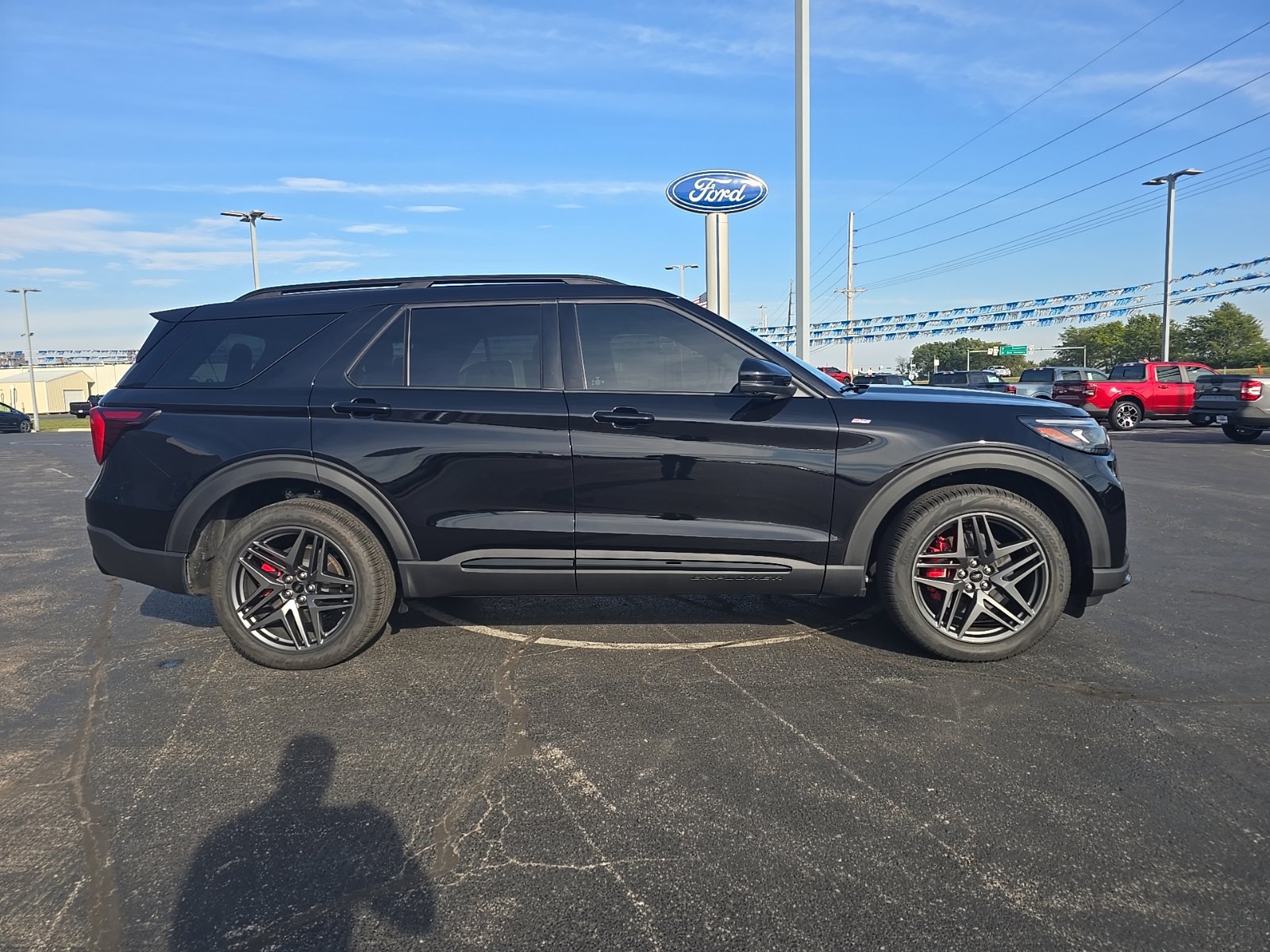 Used 2025 Ford Explorer ST-Line w/ Premium Package AWD/4WD image 4