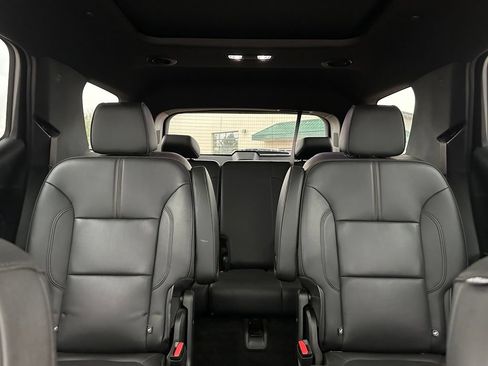 Used 2023 Chevrolet Traverse RS AWD/4WD image 35