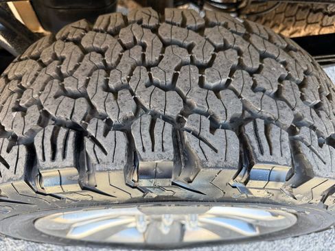 Used 2014 Ford F150 FX4 w/ Equipment Group 402A Luxury image 9