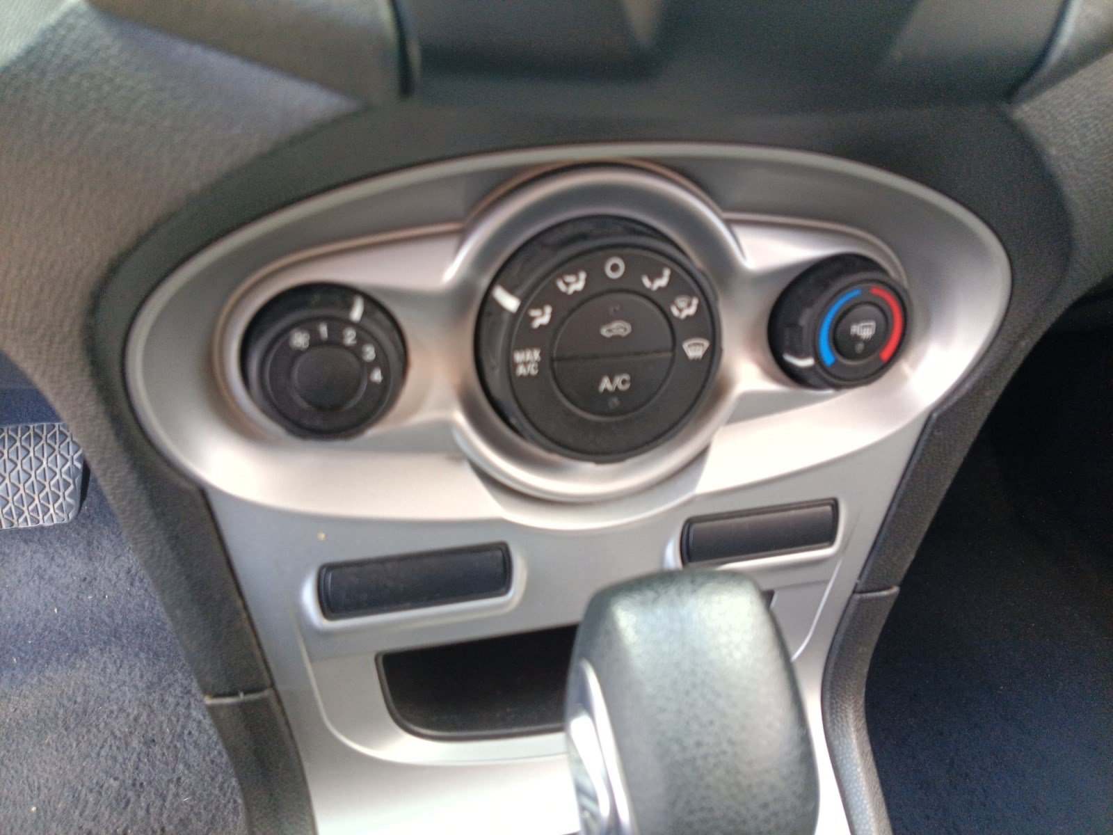 Used 2019 Ford Fiesta SE FWD image 15