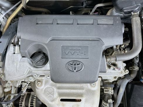 Used 2018 Toyota RAV4 XLE AWD/4WD image 32