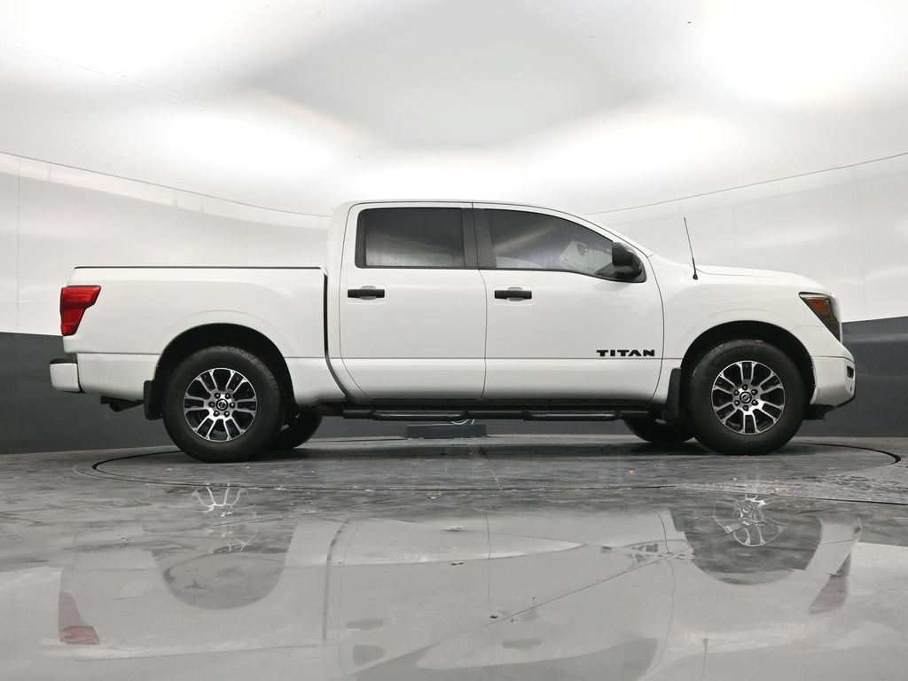 Used 2021 Nissan Titan SV w/ SV Convenience Package RWD image 24