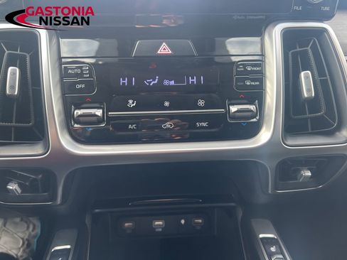Used 2022 Kia Sorento EX image 44