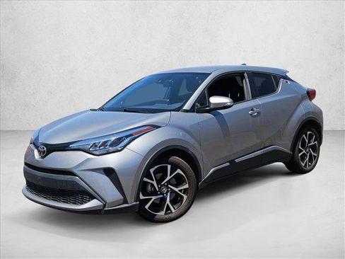 Used 2020 Toyota C-HR XLE FWD image 2