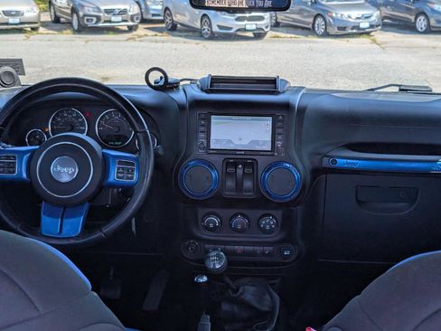 Used 2014 Jeep Wrangler Sahara AWD/4WD image 36
