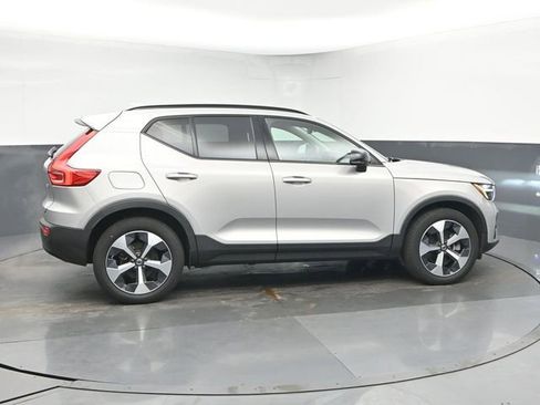 Used 2023 Volvo XC40 B5 Plus w/ Driver Assist Package image 8