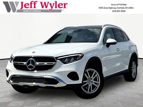 Used 2025 Mercedes-Benz GLC 300 4MATIC image 1