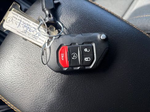Used 2025 Jeep Wrangler Unlimited Sahara AWD/4WD image 21