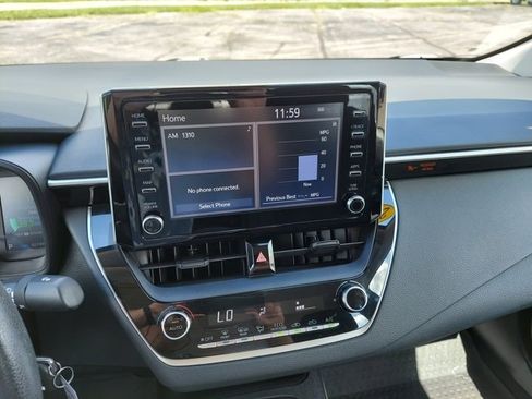 Used 2020 Toyota Corolla LE image 24
