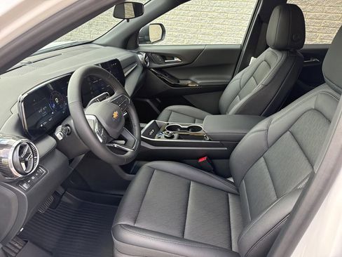 New 2026 Chevrolet Equinox LT w/ Convenience Package II image 23