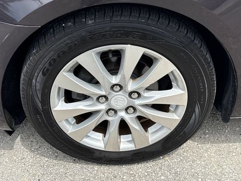 Used 2015 Buick LaCrosse Leather FWD image 9