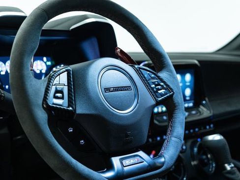 Used 2021 Chevrolet Camaro ZL1 image 24