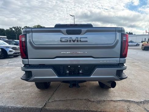 Used 2024 GMC Sierra 2500 Denali Ultimate AWD/4WD image 4