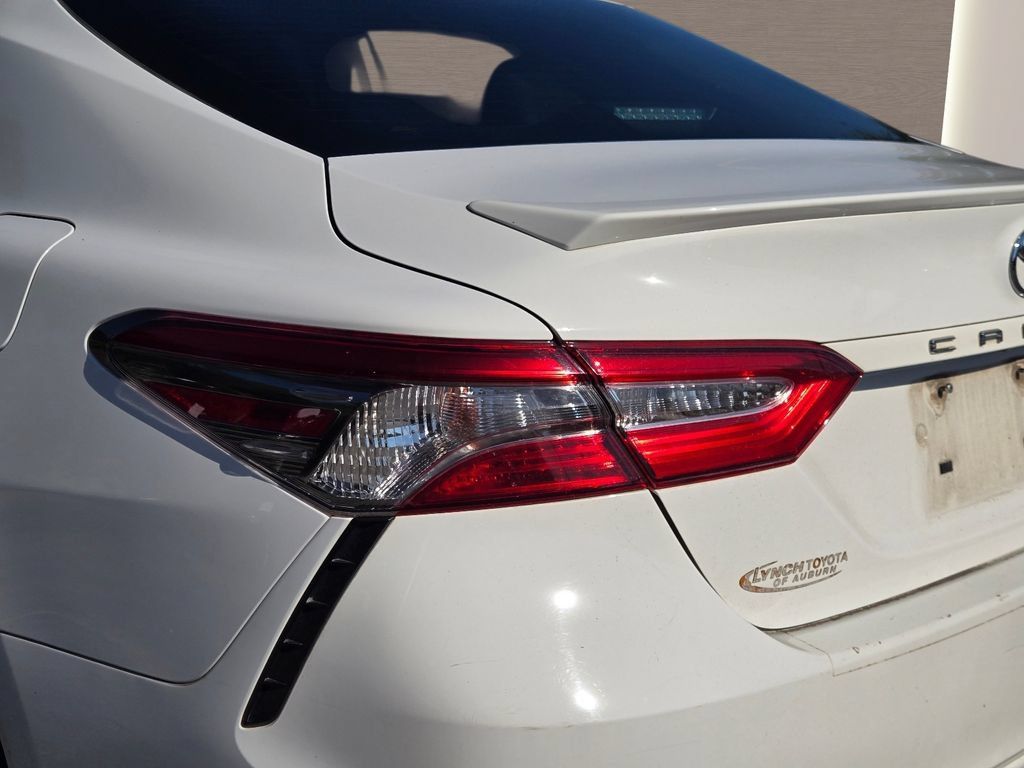 Used 2019 Toyota Camry SE FWD image 9