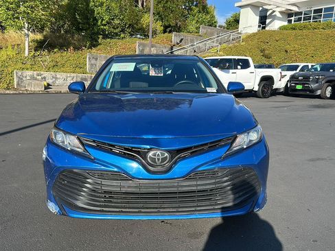 Used 2019 Toyota Camry LE FWD image 5