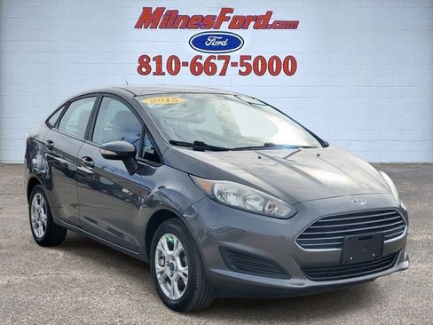 Used 2015 Ford Fiesta SE FWD image 2
