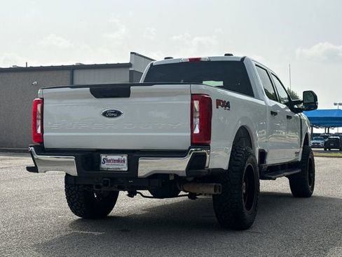 Used 2024 Ford F250 4x4 Crew Cab Super Duty image 9
